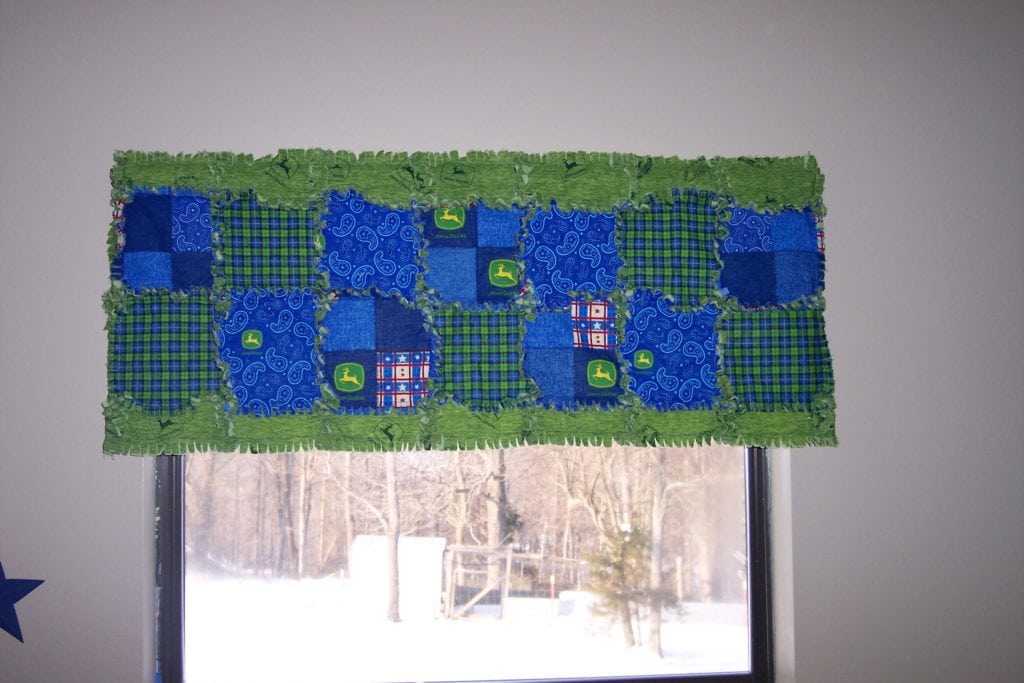 John Deere rag quilt valance