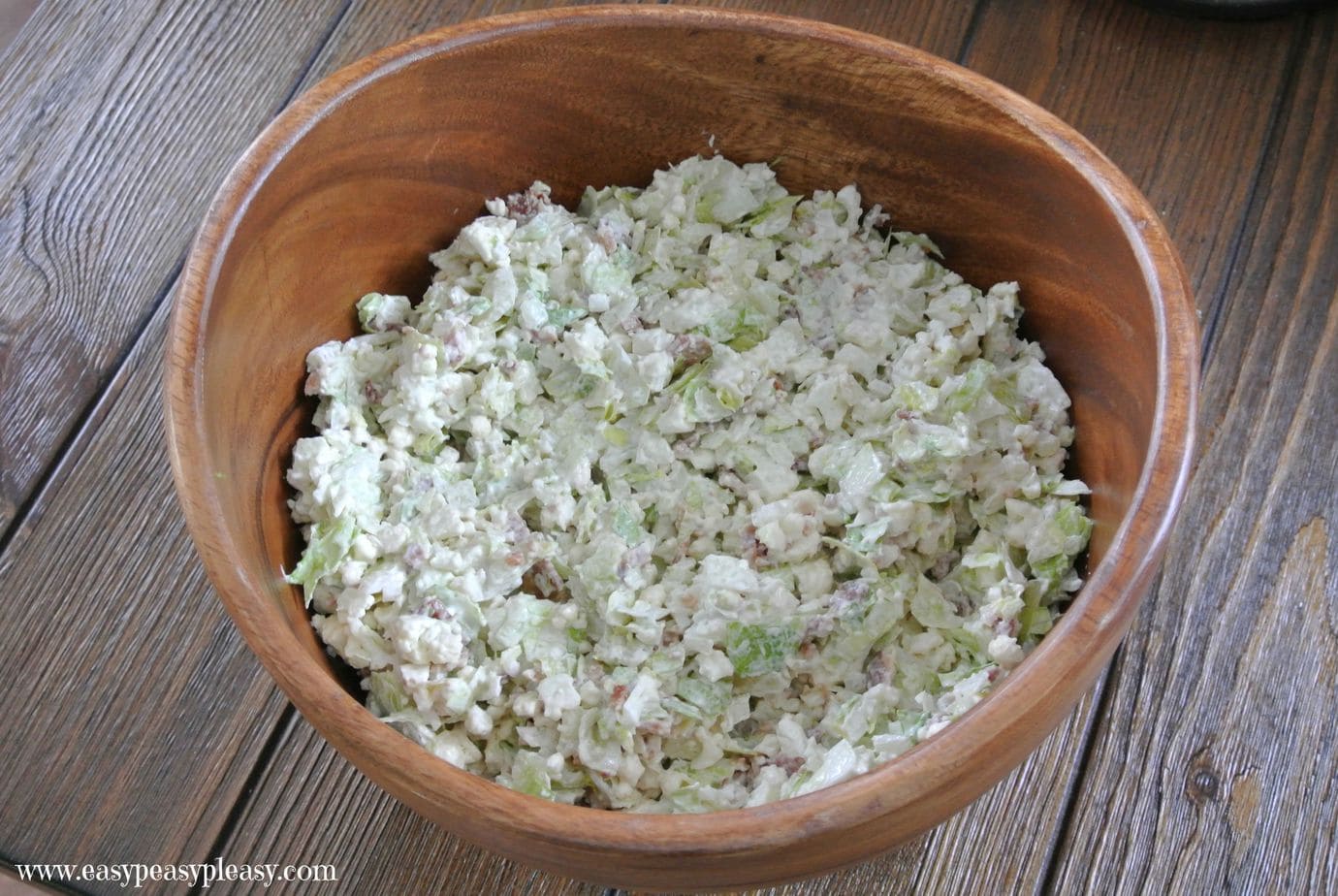 O meu marido não gosta de couve-flor mas devora esta salada! A salada de couve-flor de bacon vai ser batida nas suas próximas férias, cozinhado, ou potluck! 