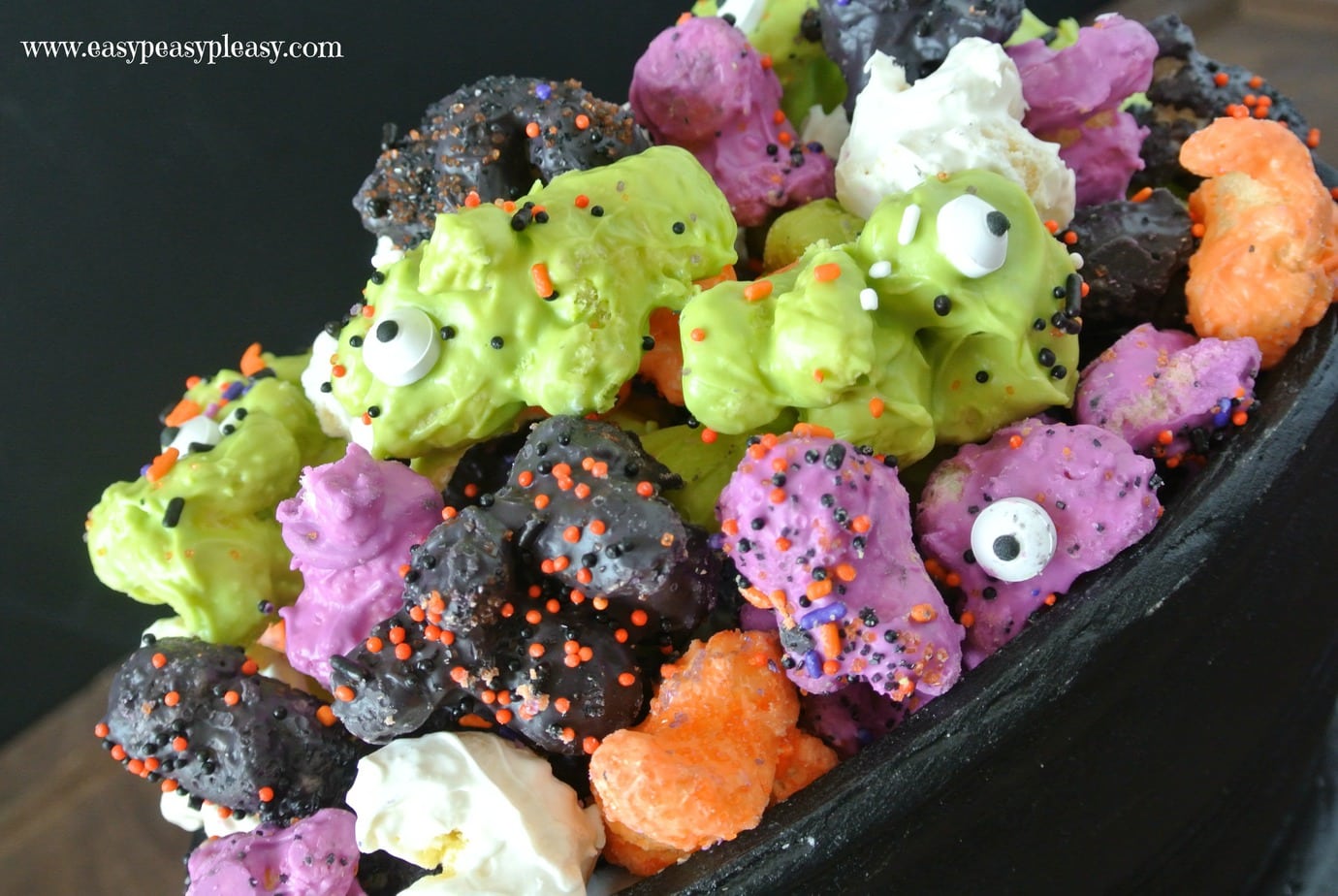 https://easypeasypleasy.com/wp-content/uploads/2015/10/you-gotta-try-this-easy-3-ingredient-monster-munch-its-the-perfect-treat-for-halloween.jpg