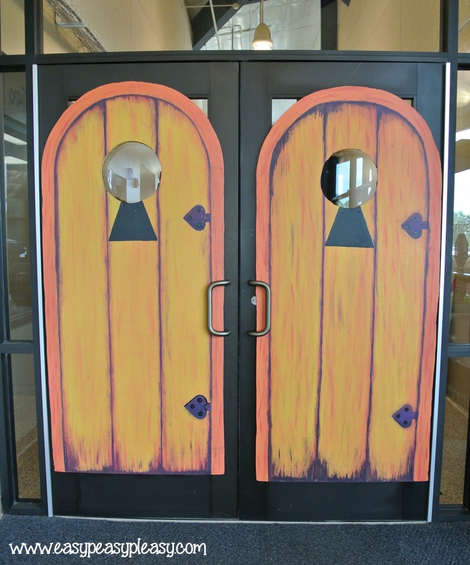 Alice in Wonderland Teacher Appreciation Week Doors to enter the school provided by Events in Conway AR!