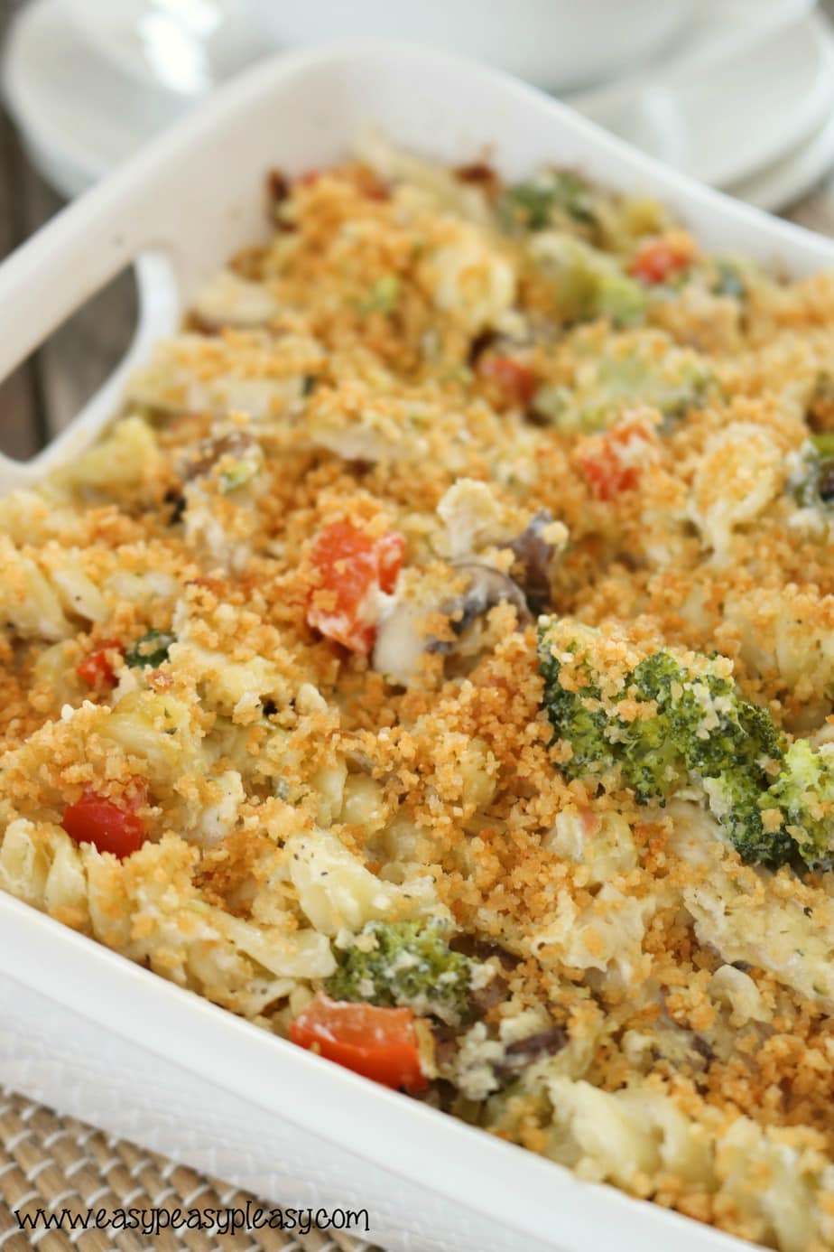 Creamy Chicken Broccoli Casserole is an amazing dish for potlucks. easypeasypleasy.com