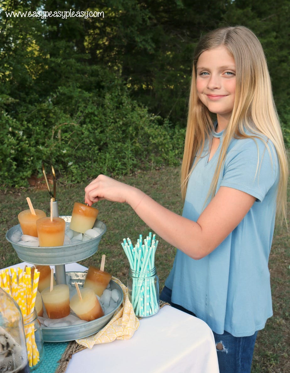 There is nothing better than when the neighborhood comes alive and all the kids are down for a backyard blast. It's even better when they love your homemade Arnold Palmer Popsicles.