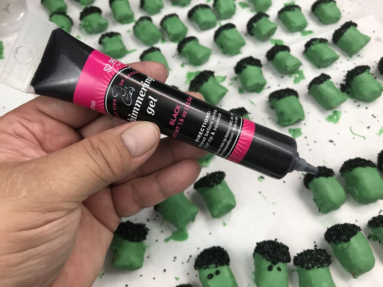 Make these adorable 4 Ingredient Frankenstein Mummy Nuggets using my favorite shimmer gel.