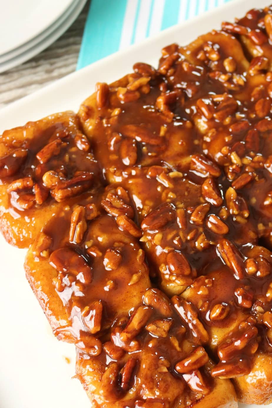 Only 6 Ingredients to the easiest and most delicious Sticky Caramel Pecan Rolls. You won't believe how easy they are to make.