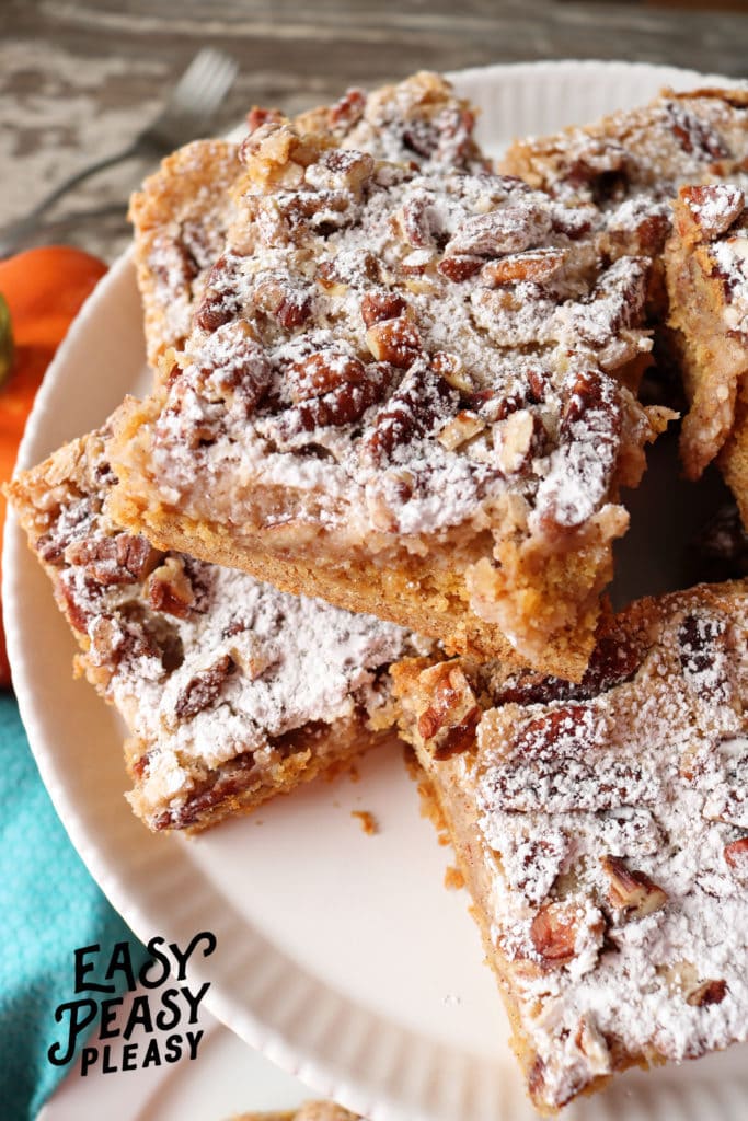 (AD) Only 7 easy ingredients to make the most delicious Ooey Gooey Pumpkin Spice Bars.